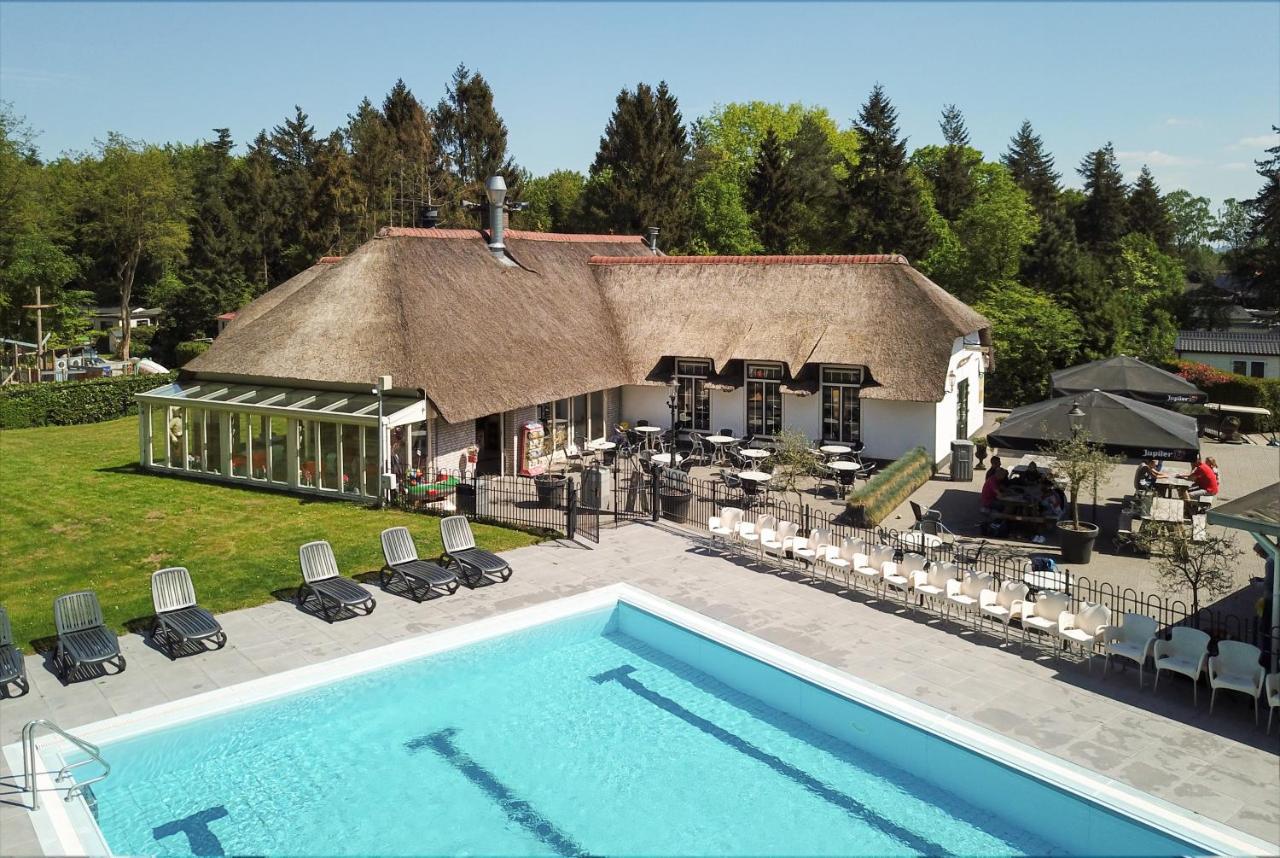 Pool Lodge - Vakantiepark De Thijmse Berg Rhenen Exterior photo